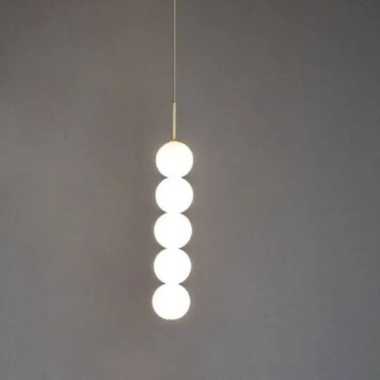 Pendelleuchte 5-flammig höhenverstellbar nordisches schlichtes weißes Kugeldesign - Clowas.de