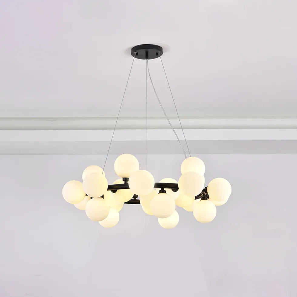 Led Pendelleuchten Wohnzimmer mit weißen Glaskugeln - Clowas.de