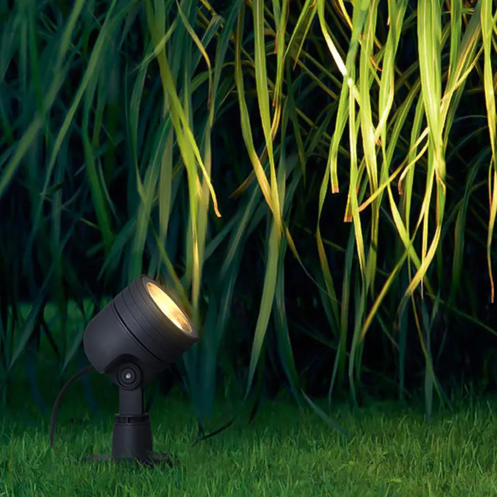 LED Strahler für den Garten Outdoor Wasserdicht Simplistisch - Clowas.de