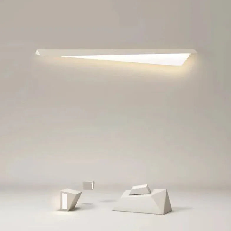 Wandleuchte minimalistisch weiß moderne elegante Beleuchtung