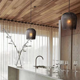 Modern Pendelleuchte Kücheninsel mit schwarzem Rattan Design - Clowas.de