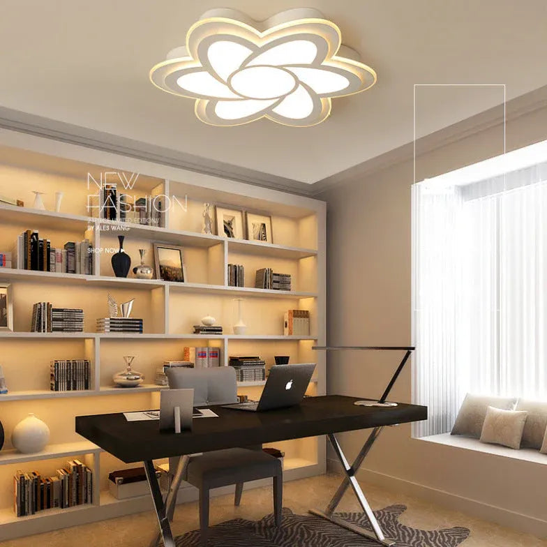 Moderne Deckenleuchte LED mit Acryl Blütenform - Clowas.de