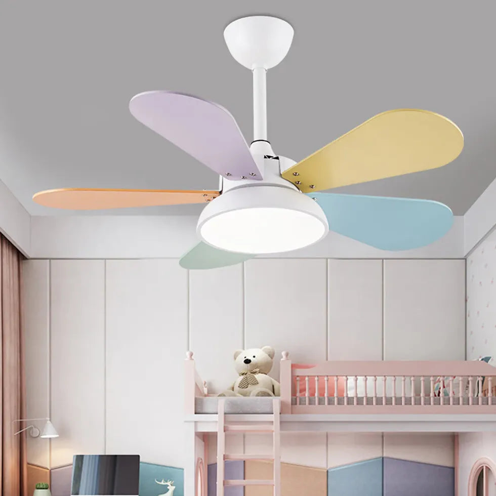 Graues Schlafzimmer Deckenventilator mit Licht