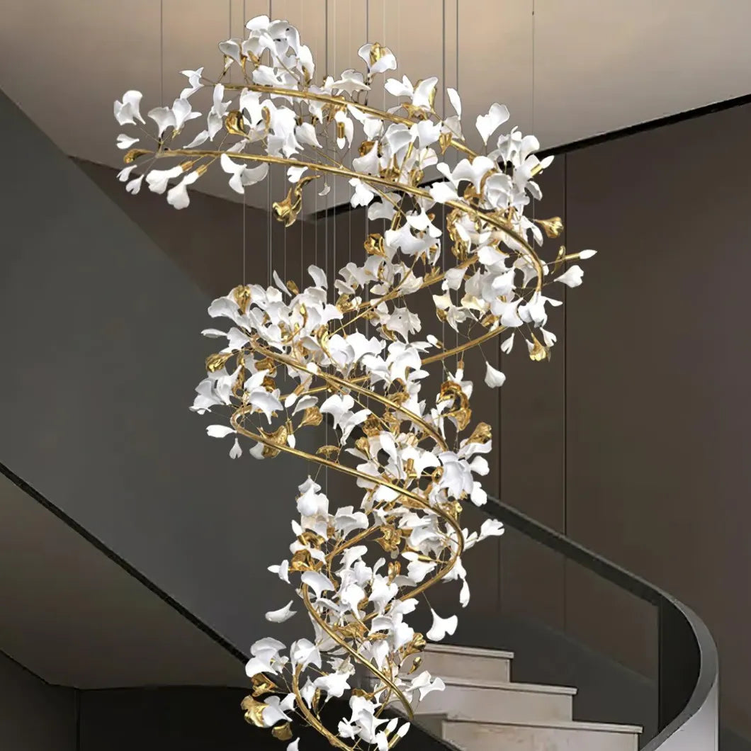 Kronleuchter Treppenhaus im eleganten Ginkgo-Design