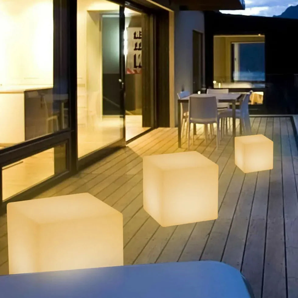 Outdoor Stehlampe weiß minimalistisches Quadrat Design - Clowas.de