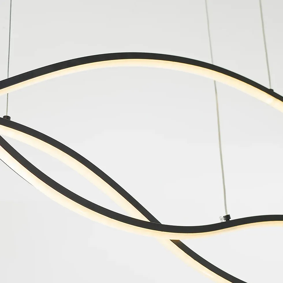 Pendelleuchte über Kochinsel mit schwarzem minimalistischen Design - Clowas.de