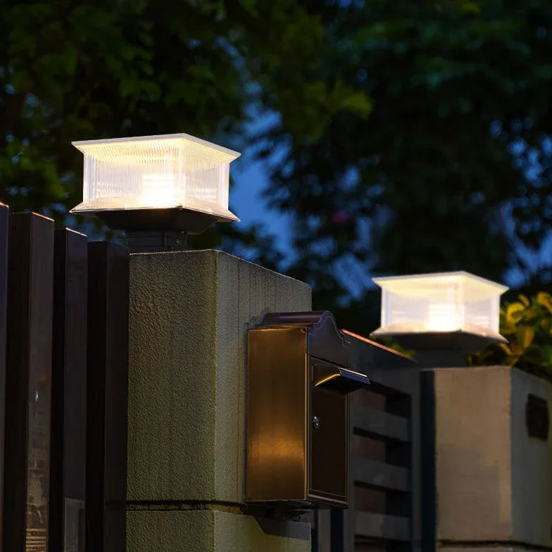 Rechteckige wasserdichte Solar -LED -Säulenleuchten im Freien