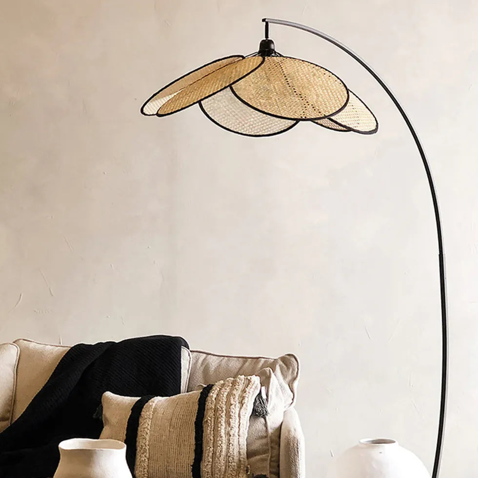 Rattan Petal Modern Bogen -Stehlampe