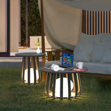 Stehlampe mit Tisch Ablage für eine moderne Terrasse - Clowas.de