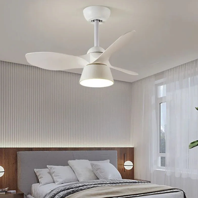 Drei-Blatt-minimalistische Deckenventilator mit Licht