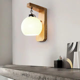 Wandleuchte Holz Weiß mit Rundem Kugel Minimalist - Clowas.de