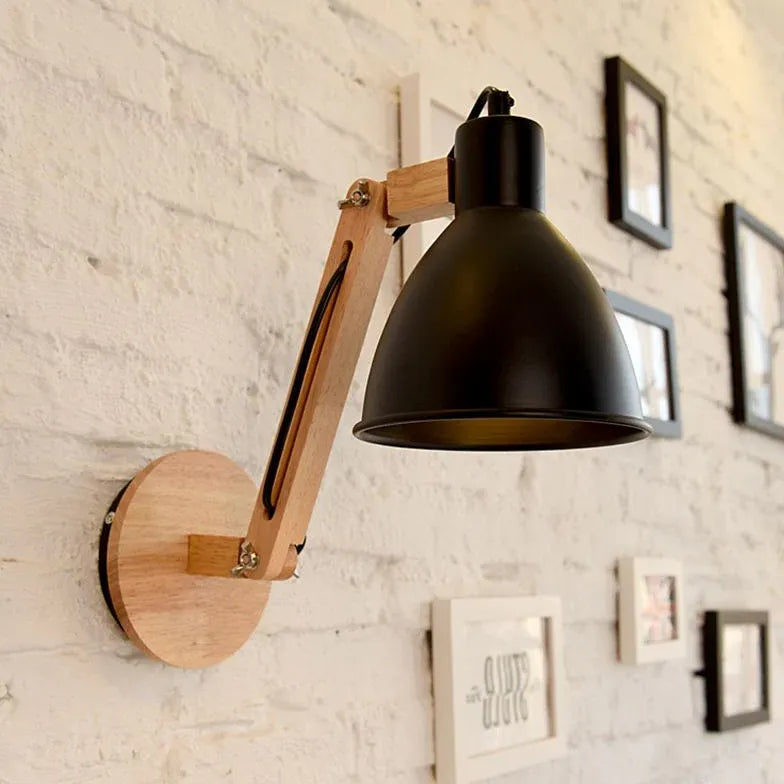Wandleuchte LED Schwarz mit flexiblem Holzarm - Clowas.de