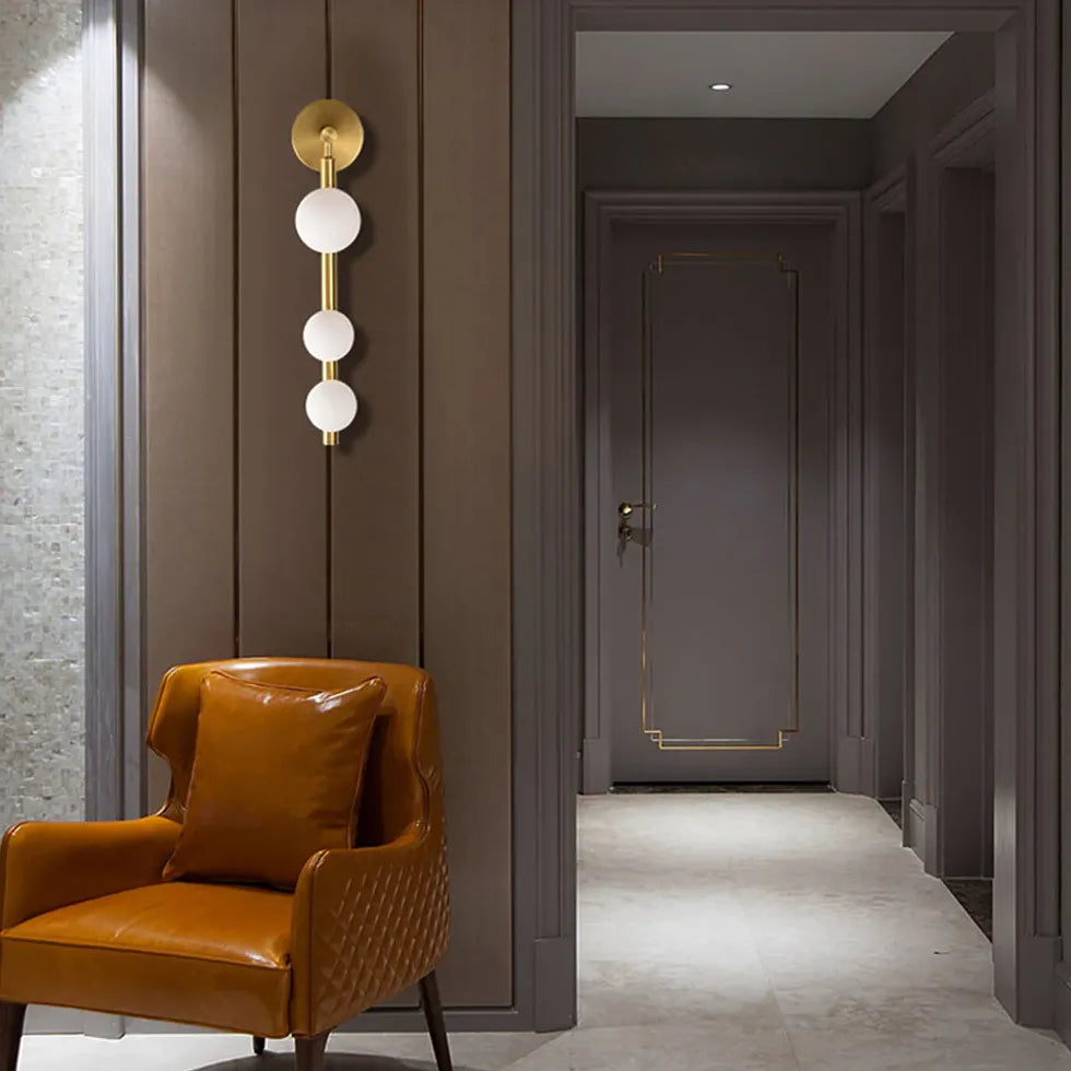 wandleuchte led wohnzimmer Moderne elegante goldene Akzente - Clowas.de