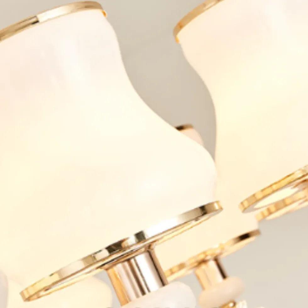 Goldene Kronleuchter für elegantes europäisches Ambiente - Clowas.de
